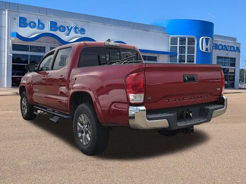 Used 2017 Toyota Tacoma SR5 w/ Tow Package RWD image 6