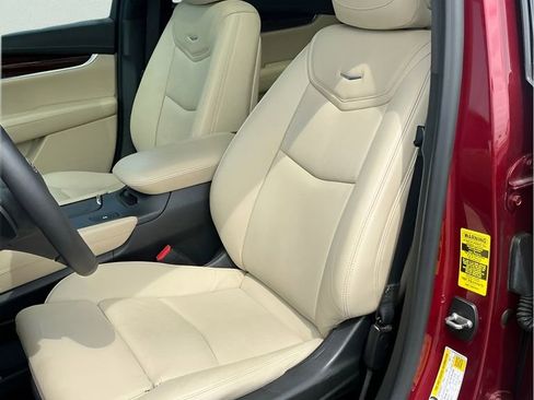 Used 2017 Cadillac XT5 Luxury w/ Driver Awareness Package image 29