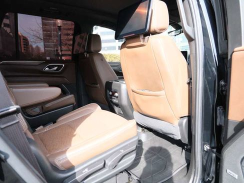 Used 2021 Chevrolet Tahoe High Country w/ Premium Package image 23