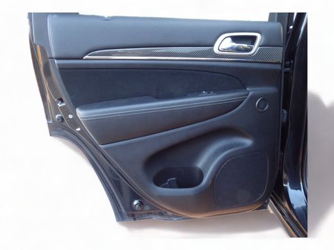 Used 2012 Jeep Grand Cherokee SRT8 w/ Luxury Group II image 22