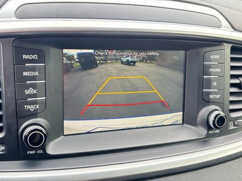 Used 2020 Kia Sorento S FWD image 16