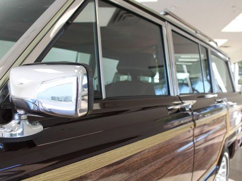 Used 1989 Jeep Grand Wagoneer image 50