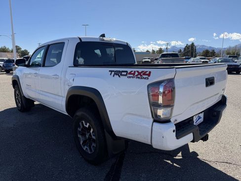Used 2022 Toyota Tacoma TRD Off-Road image 3