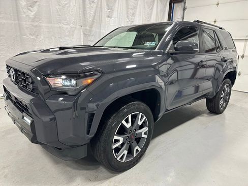 Used 2025 Toyota 4Runner TRD Sport AWD/4WD image 3
