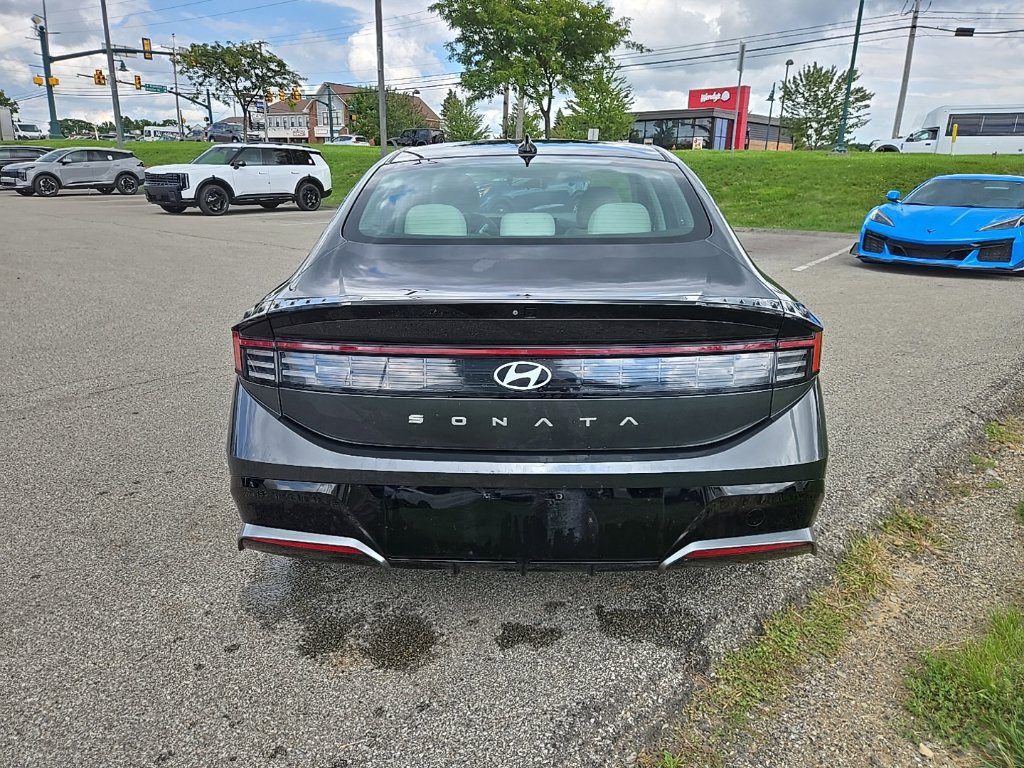 Used 2024 Hyundai Sonata SEL FWD image 4