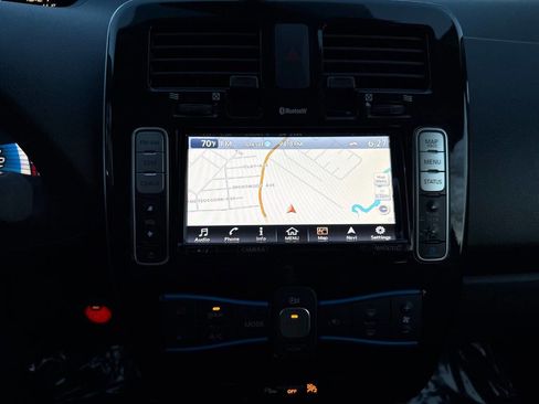 Used 2016 Nissan Leaf SL w/ Premium Package image 18