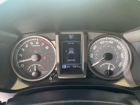 Used 2020 Toyota Tacoma TRD Sport w/ Technology Package image 10