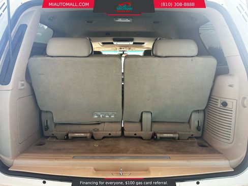 Used 2013 Cadillac Escalade Premium image 28