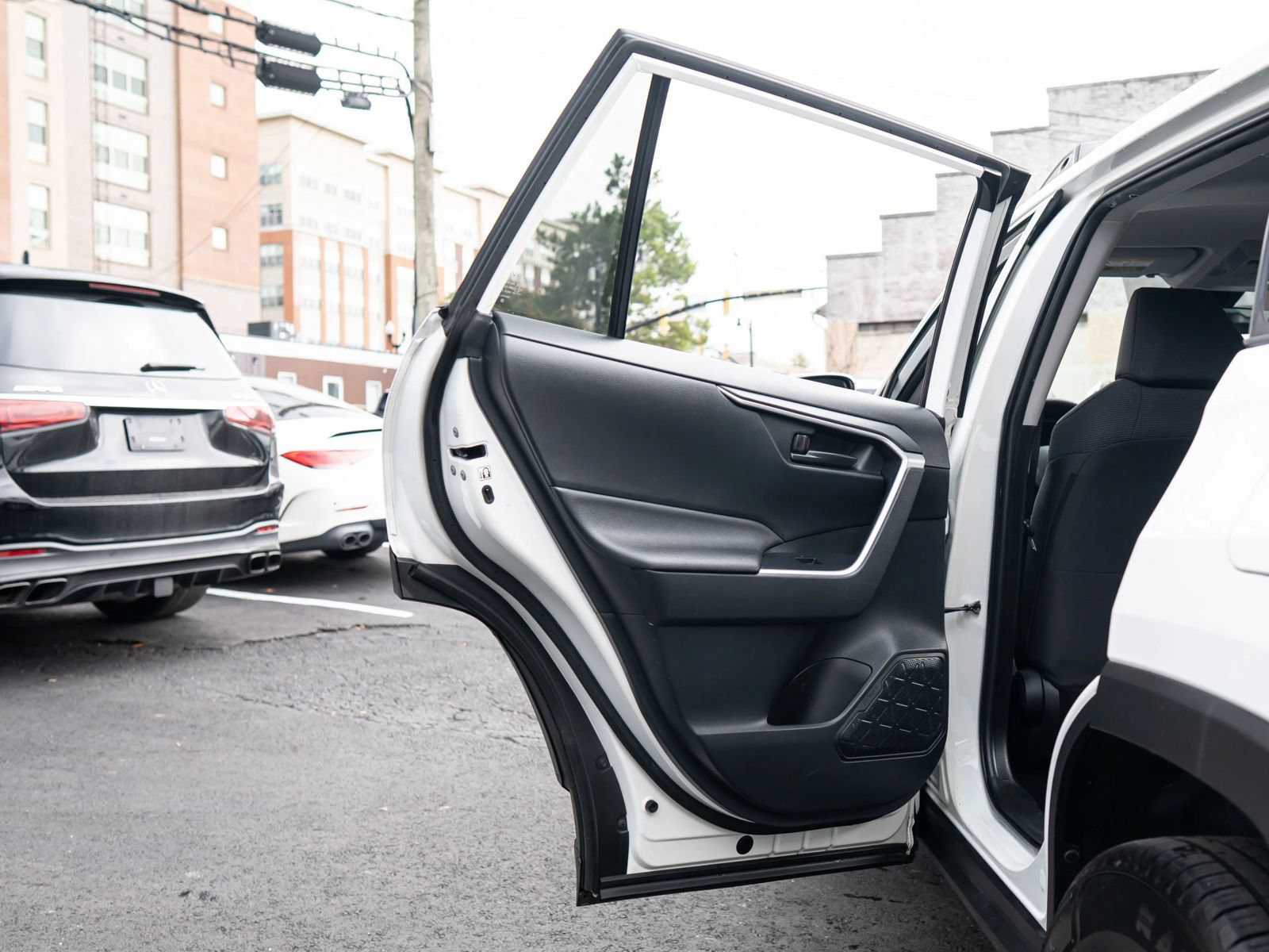 Used 2019 Toyota RAV4 LE w/ All Weather Liner Package AWD/4WD image 41