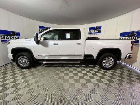 Certified 2024 Chevrolet Silverado 2500 High Country w/ High Country Premium Package AWD/4WD image 10