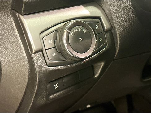 Used 2018 Ford Explorer XLT w/ Equipment Group 202A image 10