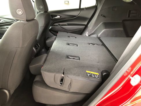 Used 2024 Chevrolet Equinox LT FWD image 11