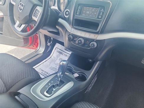 Used 2019 Dodge Journey SE w/ Connectivity Group FWD image 26