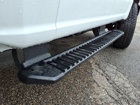 New 2025 Ford F250 XL w/ FX4 Off-Road Package AWD/4WD image 9