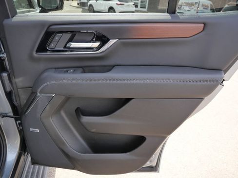 Used 2025 GMC Yukon Denali w/ Sun & Power Step Package AWD/4WD image 26