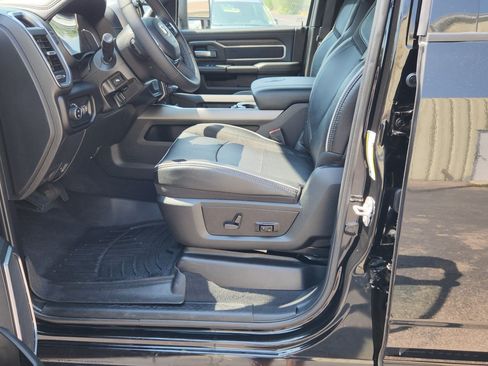 Used 2025 RAM 2500 Laramie AWD/4WD image 18