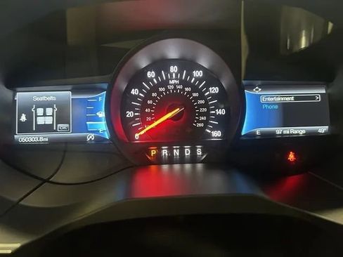 Used 2022 Ford Edge ST image 29