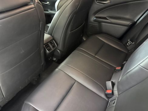 Used 2019 Lexus UX 250h F Sport AWD/4WD image 22