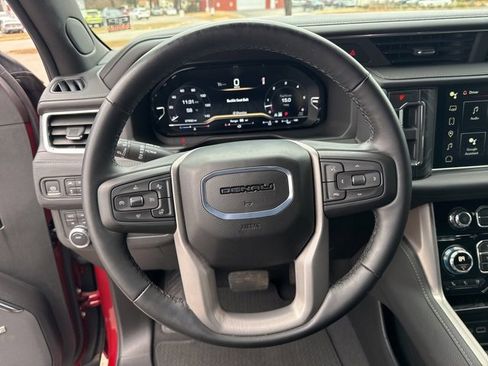 Used 2024 GMC Yukon Denali image 23