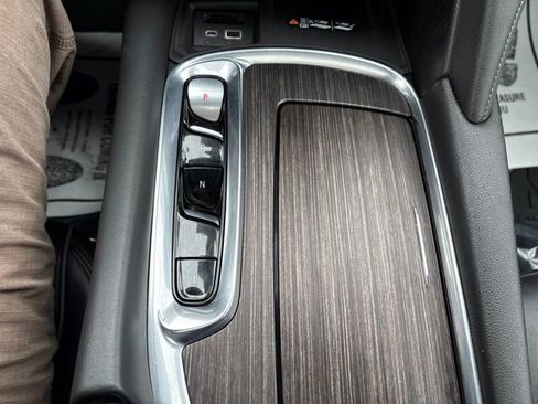 Used 2022 Buick Enclave Avenir w/ Avenir Technology Package AWD/4WD image 16
