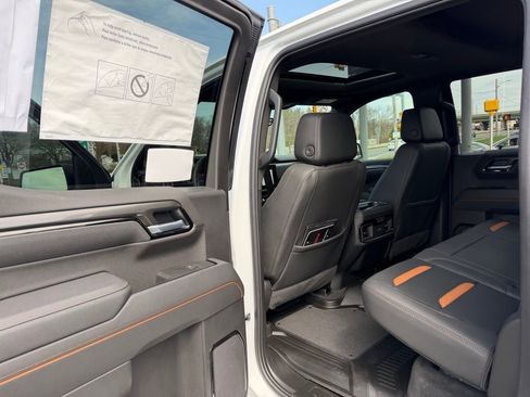 New 2025 GMC Sierra 1500 AT4 w/ AT4 Premium Package AWD/4WD image 22