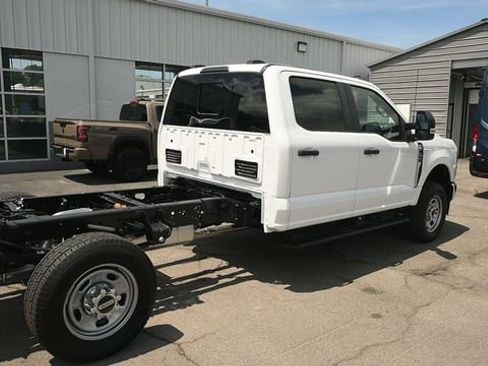 New 2026 Ford F350 XL w/ XL Chrome Package AWD/4WD image 7