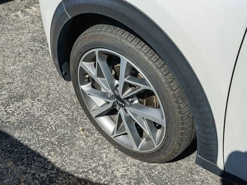 Used 2022 Kia Niro Touring Special Edition image 7