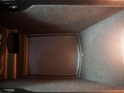 Used 2013 Cadillac XTS Premium image 22