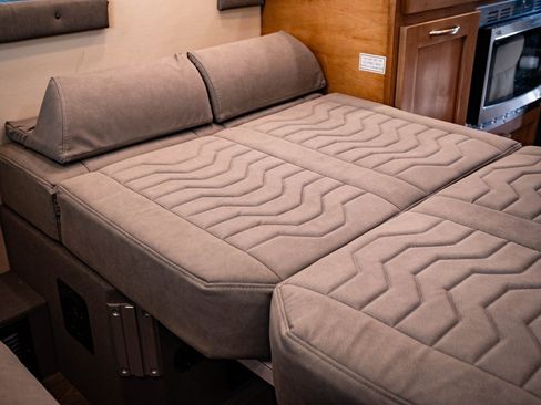 Used 2022 Mercedes-Benz Sprinter 3500 image 60