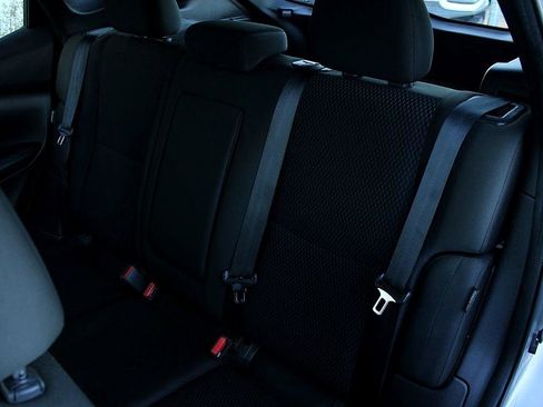 Used 2021 Nissan Rogue Sport S image 12