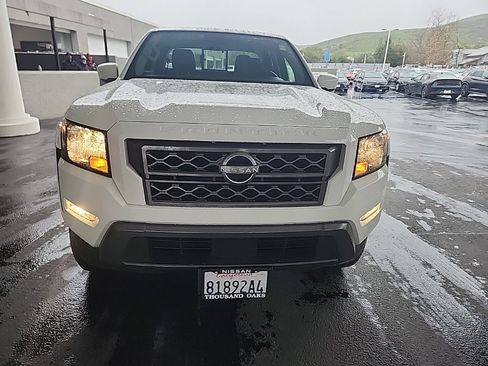 Used 2024 Nissan Frontier SV w/ SV Convenience Package image 8