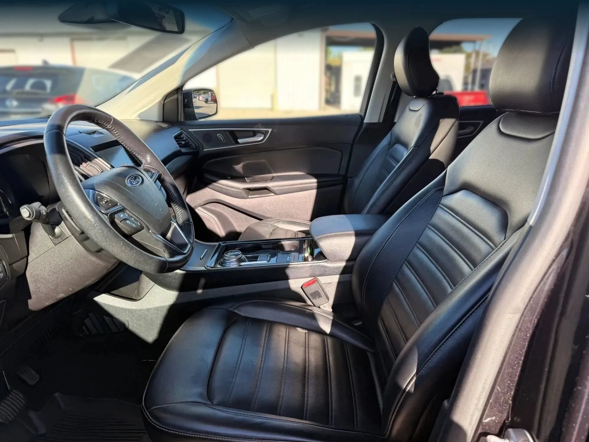 Used 2019 Ford Edge SEL w/ Equipment Group 201A AWD/4WD image 2