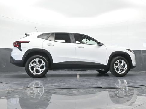 Used 2025 Chevrolet Trax LS w/ LS Convenience Package FWD image 60