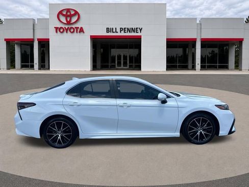Used 2024 Toyota Camry SE FWD image 7