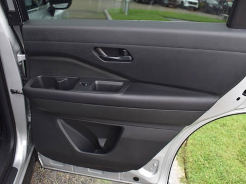 Used 2024 Nissan Pathfinder SV FWD image 60
