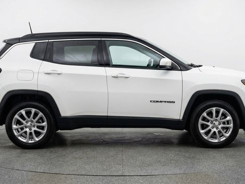 Used 2025 Jeep Compass Limited AWD/4WD image 11
