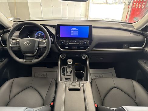 New 2026 Toyota Grand Highlander XLE AWD/4WD image 14