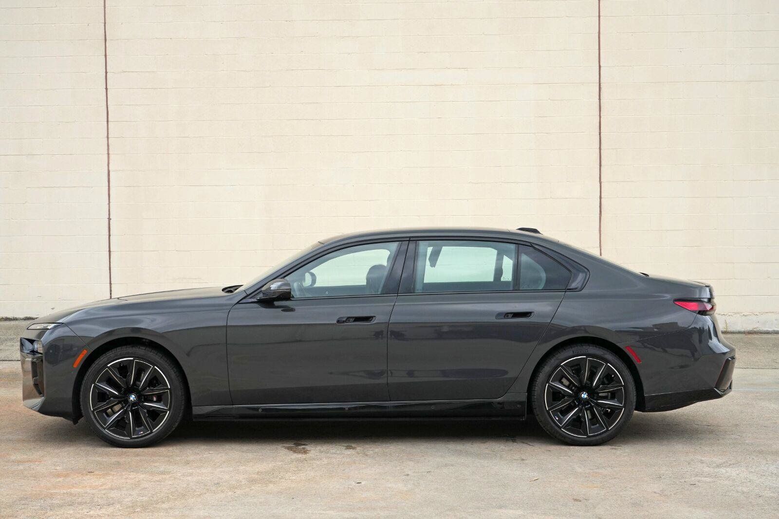 Used 2024 BMW i7 eDrive50 w/ M Sport Package RWD image 64