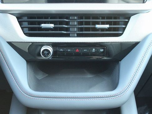 New 2026 Ford Explorer Active w/ Active Comfort Package AWD/4WD image 25