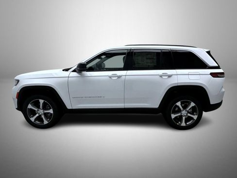 New 2026 Jeep Grand Cherokee Limited w/ Trailer Tow Package image 8