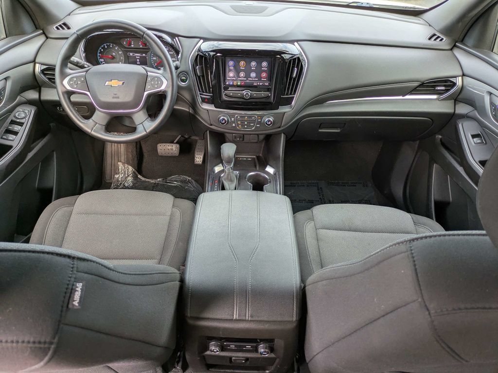Used 2023 Chevrolet Traverse LT FWD image 17