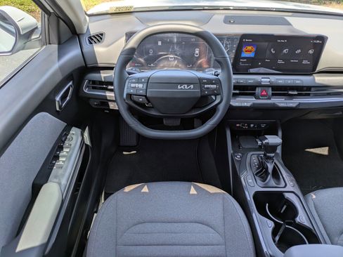 Certified 2025 Kia K4 EX FWD image 12