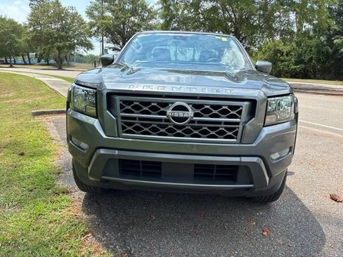 Used 2023 Nissan Frontier SV w/ SV Convenience Package RWD image 8