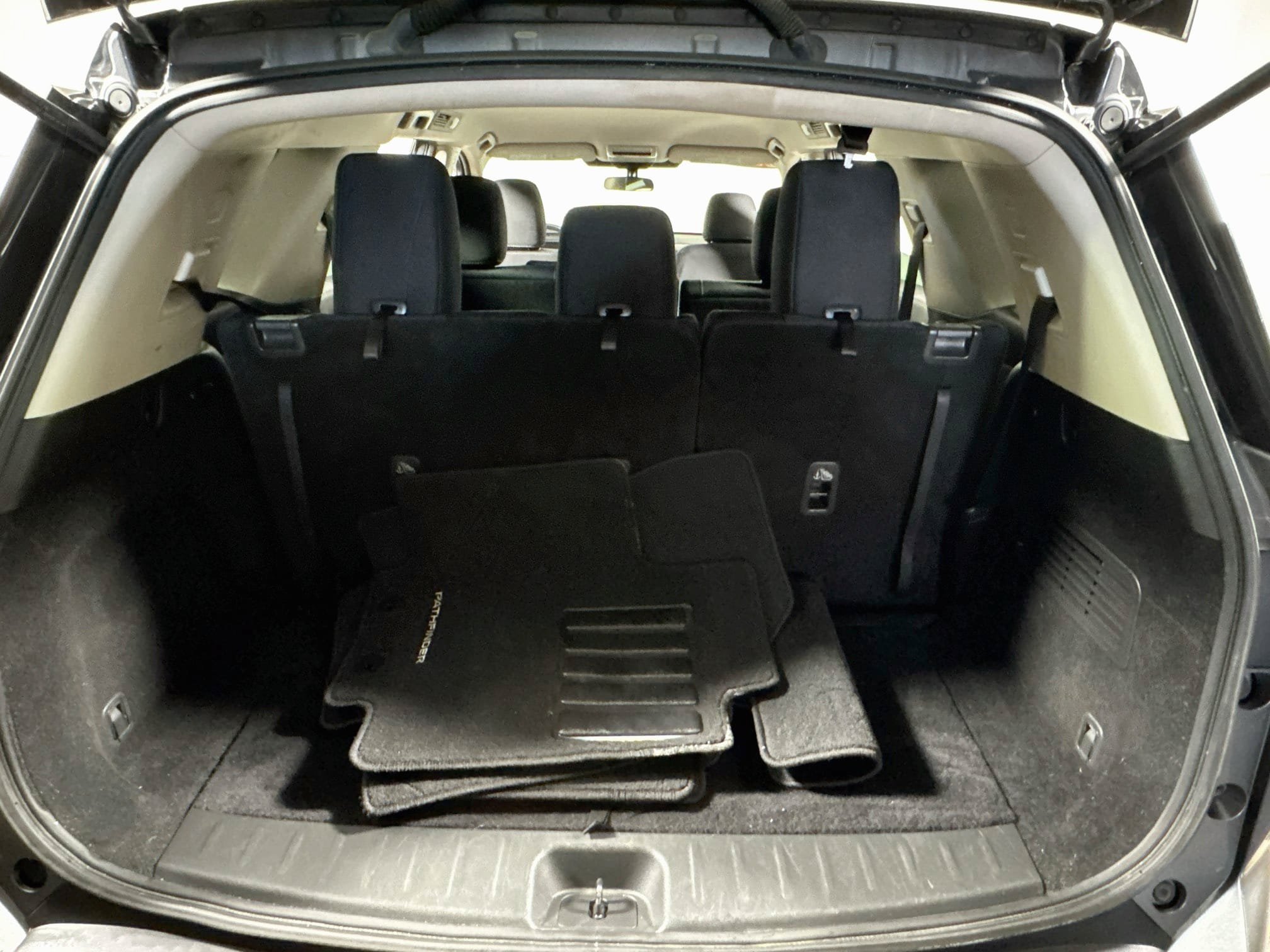 Used 2024 Nissan Pathfinder S AWD/4WD image 24
