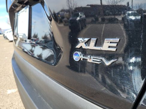 Certified 2025 Toyota RAV4 XLE image 21