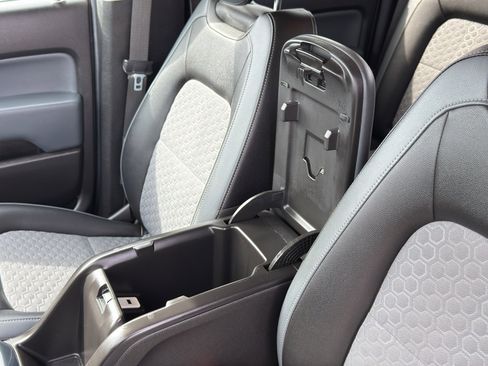 Used 2018 Chevrolet Colorado Z71 image 18