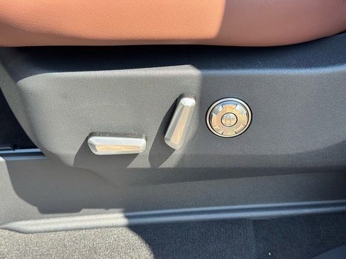 New 2025 Lincoln Navigator L Reserve image 29