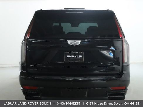 Used 2022 Cadillac Escalade Sport Platinum w/ LPO, ONYX Package AWD/4WD image 7