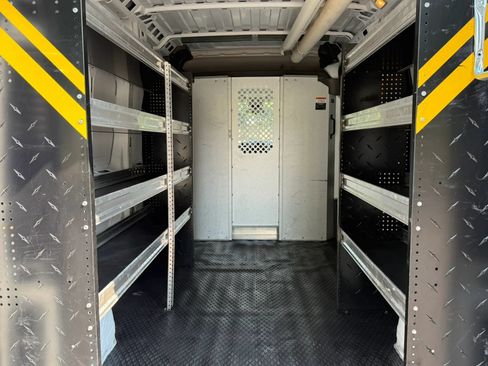 Used 2021 RAM ProMaster 2500 FWD image 3
