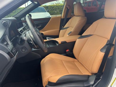 Used 2025 Lexus ES 350 Ultra Luxury w/ Accessory Package (Z1) FWD image 9